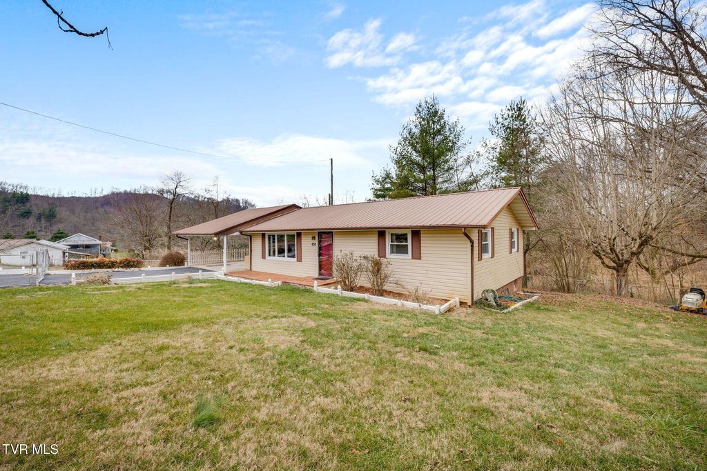 Photo of 165 Astor Dr Drive, Gate City, VA 24251 (MLS # 9989855)