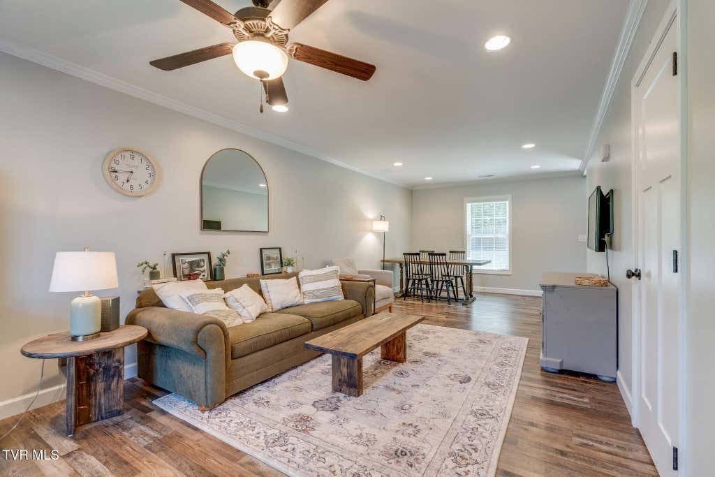 Photo of 262 Ridge Pointe Drive, Johnson City, TN 37604 (MLS # 9996368)