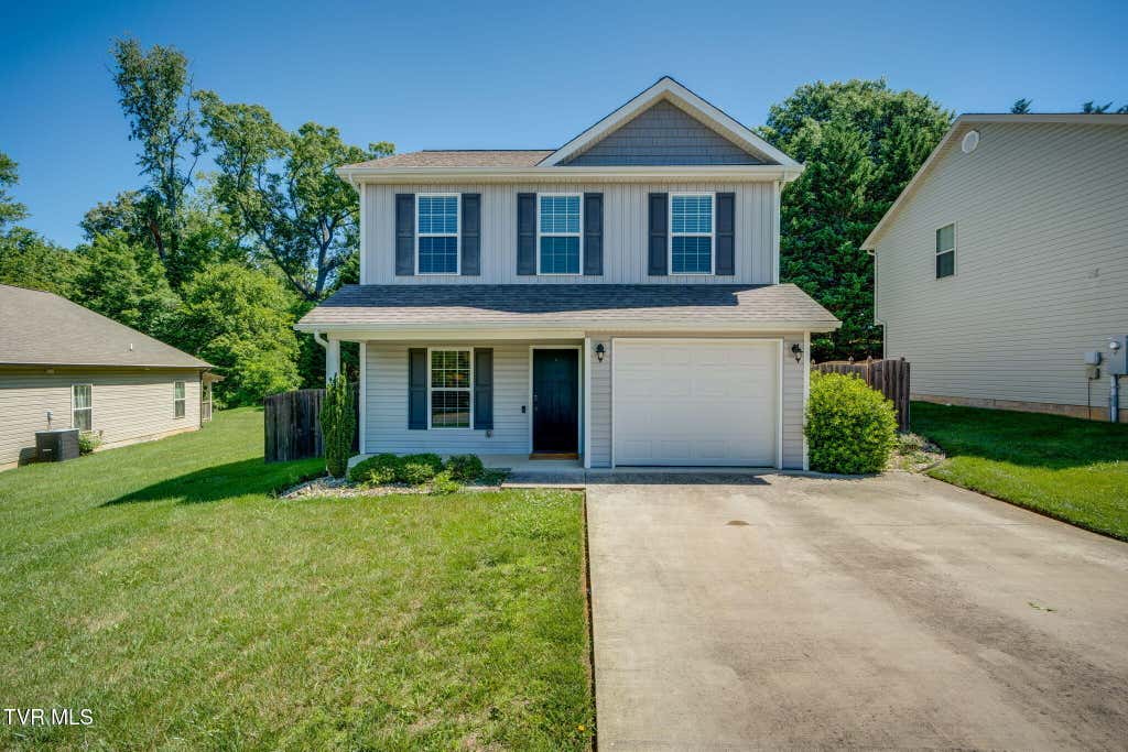 Photo of 262 Ridge Pointe Drive, Johnson City, TN 37604 (MLS # 9996368)