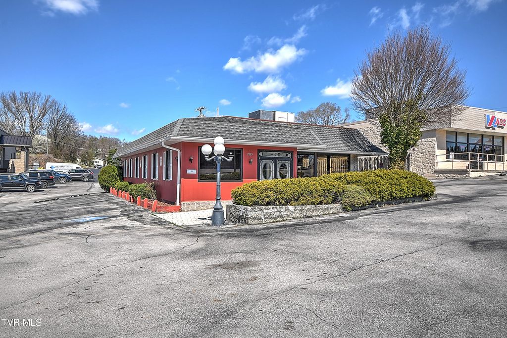 Photo of 2165 Euclid Avenue, Bristol, VA 24201 (MLS # 9992514)