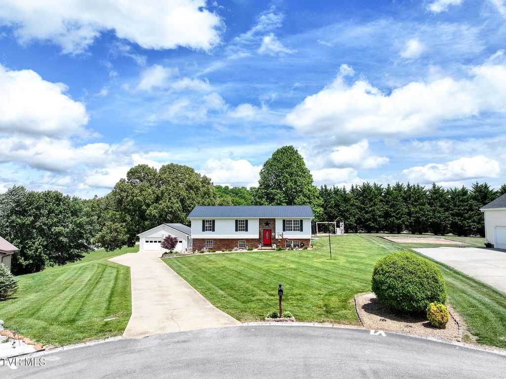 Photo of 122 Earlington Drive, Greeneville, TN 37743 (MLS # 9994782)