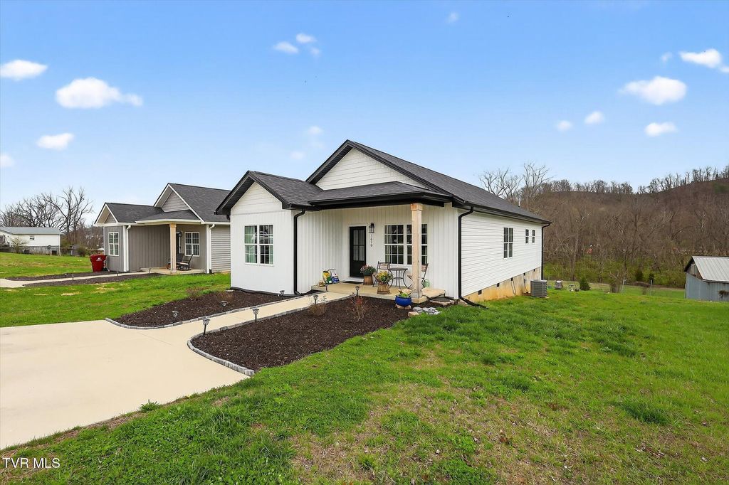 Photo of 1610 Millard Street, Johnson City, TN 37601 (MLS # 9992127)