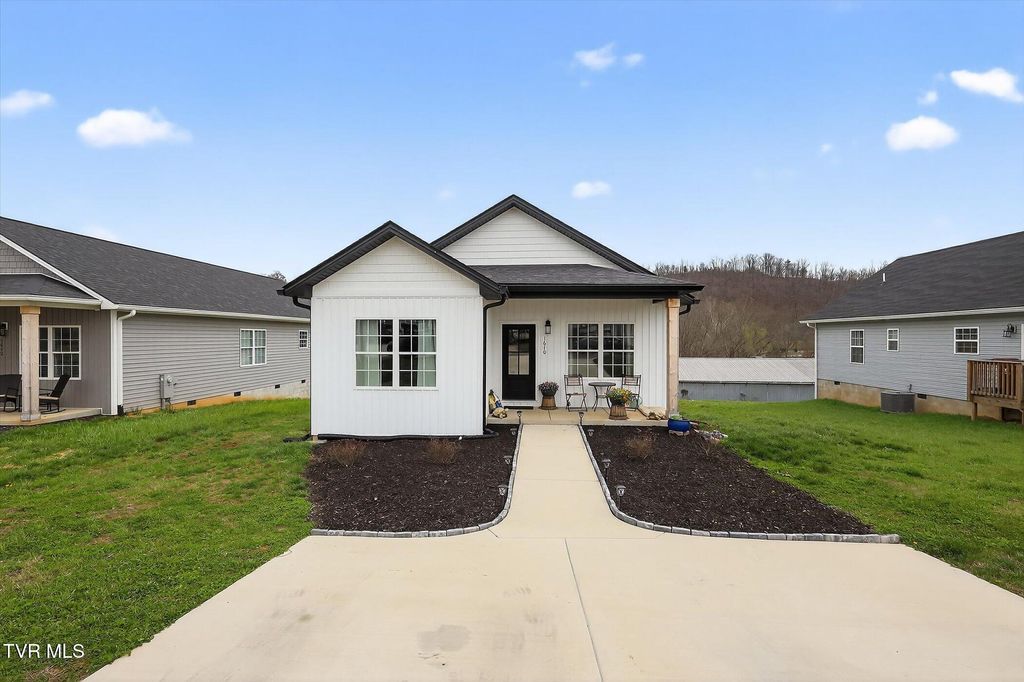 Photo of 1610 Millard Street, Johnson City, TN 37601 (MLS # 9992127)