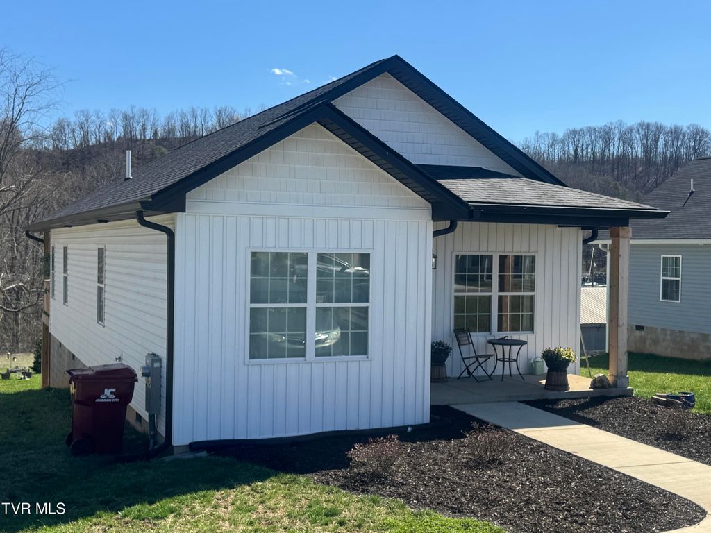 Photo of 1610 Millard Street, Johnson City, TN 37601 (MLS # 9992127)