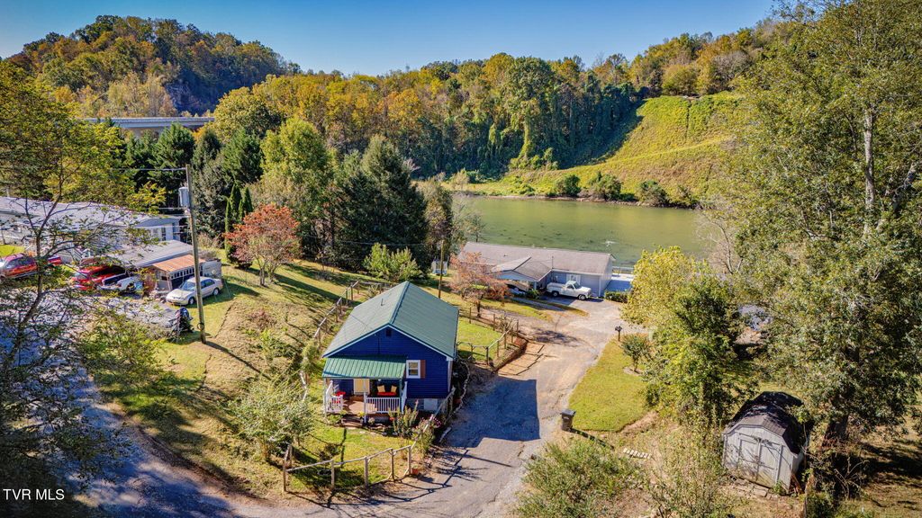 Photo of 135 River Bridge Road, Kingsport, TN 37663 (MLS # 9987110)