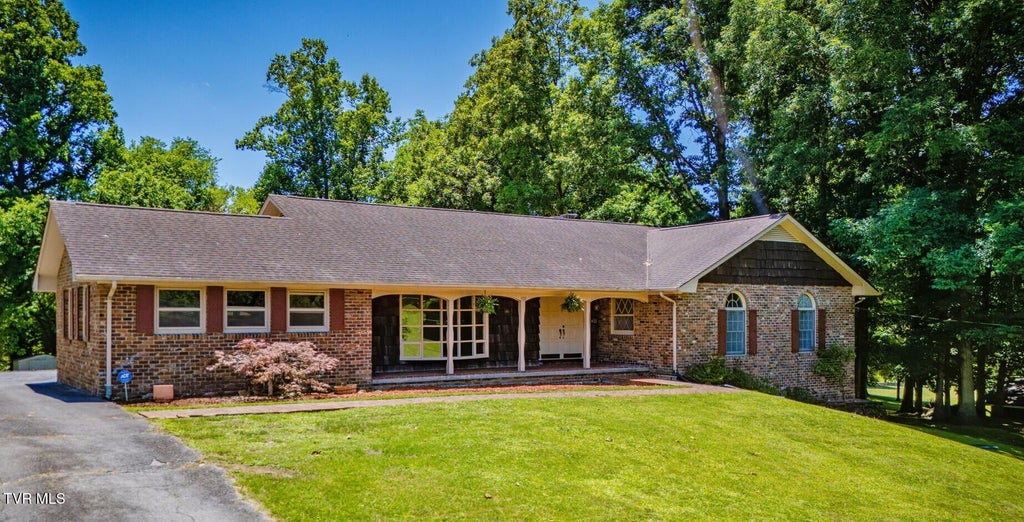Photo of 900 Jordan Road, Elizabethton, TN 37643 (MLS # 9997076)
