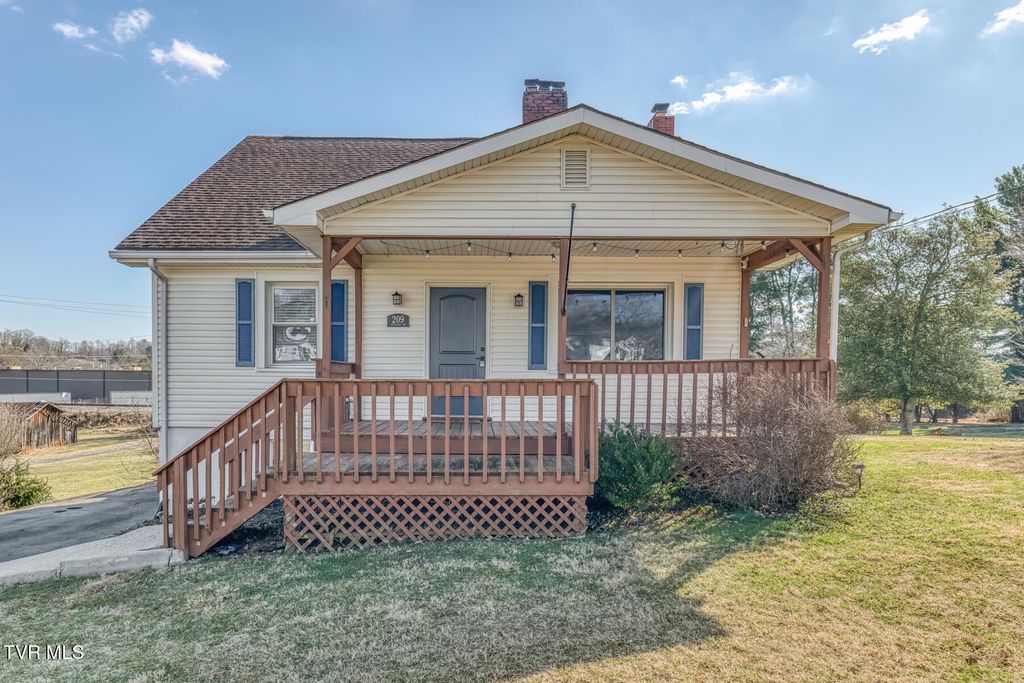 Photo of 209 Crossway Rd Road, Bristol, VA 24201 (MLS # 9990426)