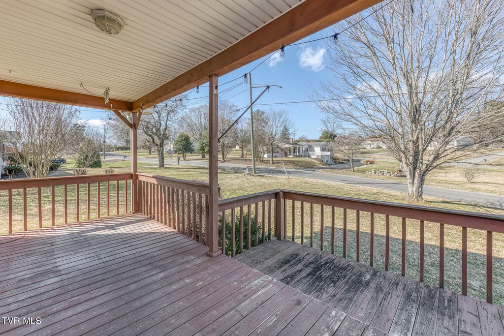 Photo of 209 Crossway Rd Road, Bristol, VA 24201 (MLS # 9990426)