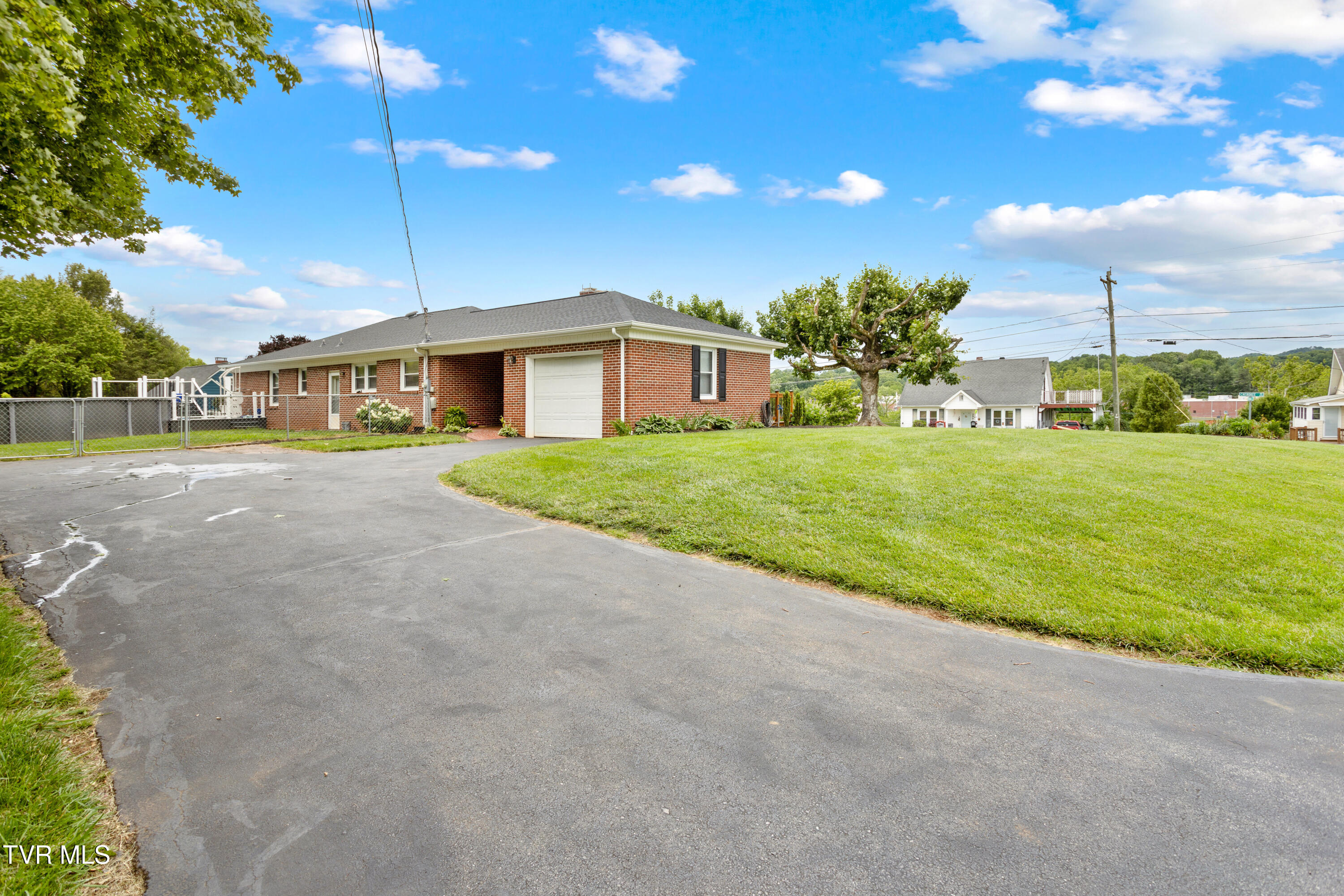 285 Cherokee Road, Bristol, Virginia image 10