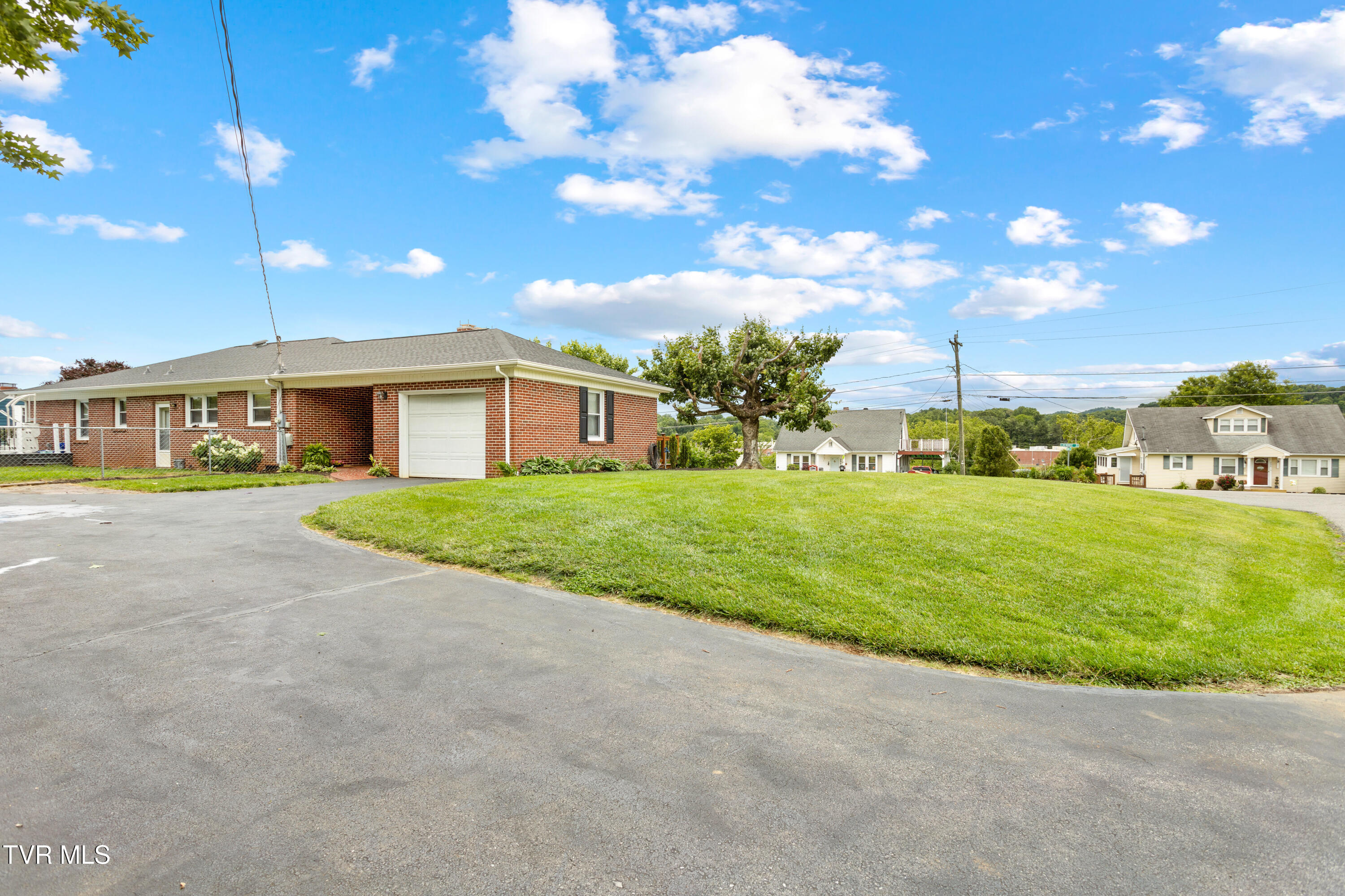 285 Cherokee Road, Bristol, Virginia image 11