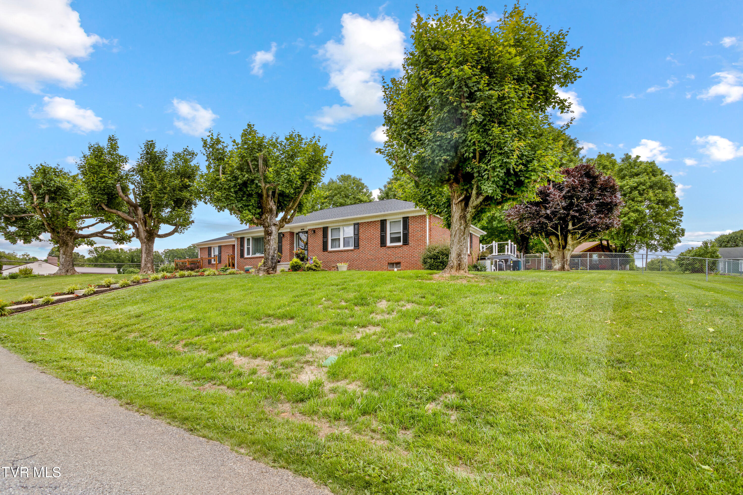 285 Cherokee Road, Bristol, Virginia image 3