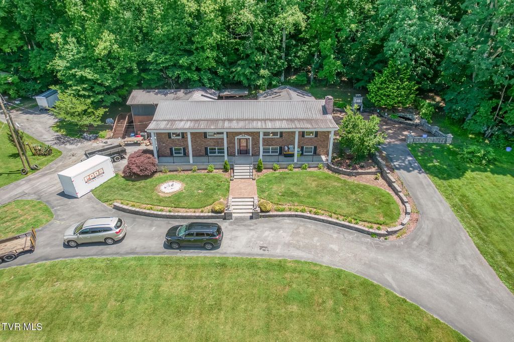 Photo of 429 Hidden Valley Road, Kingsport, TN 37663 (MLS # 9996081)