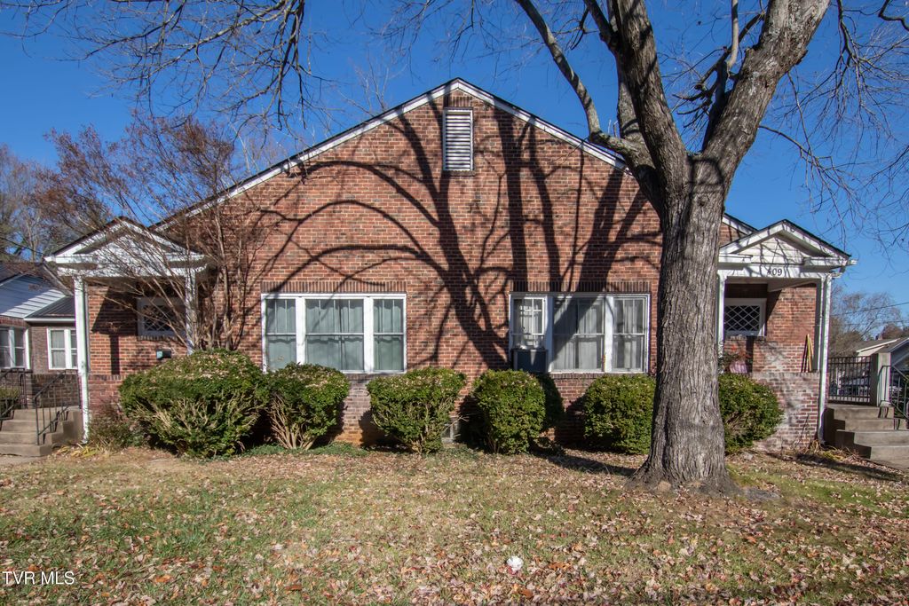 Photo of 407409 Poplar Street, Bristol, TN 37620 (MLS # 9988377)