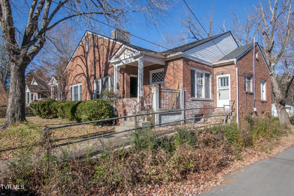 Photo of 407409 Poplar Street, Bristol, TN 37620 (MLS # 9988377)