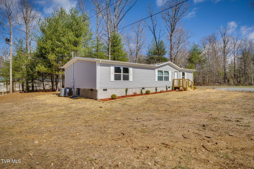 Photo of 325 Laws Road, Greeneville, TN 37743 (MLS # 9992347)