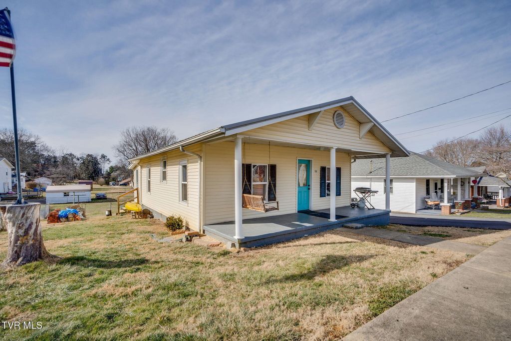 Photo of 409 Roan Street, Elizabethton, TN 37643 (MLS # 9990709)