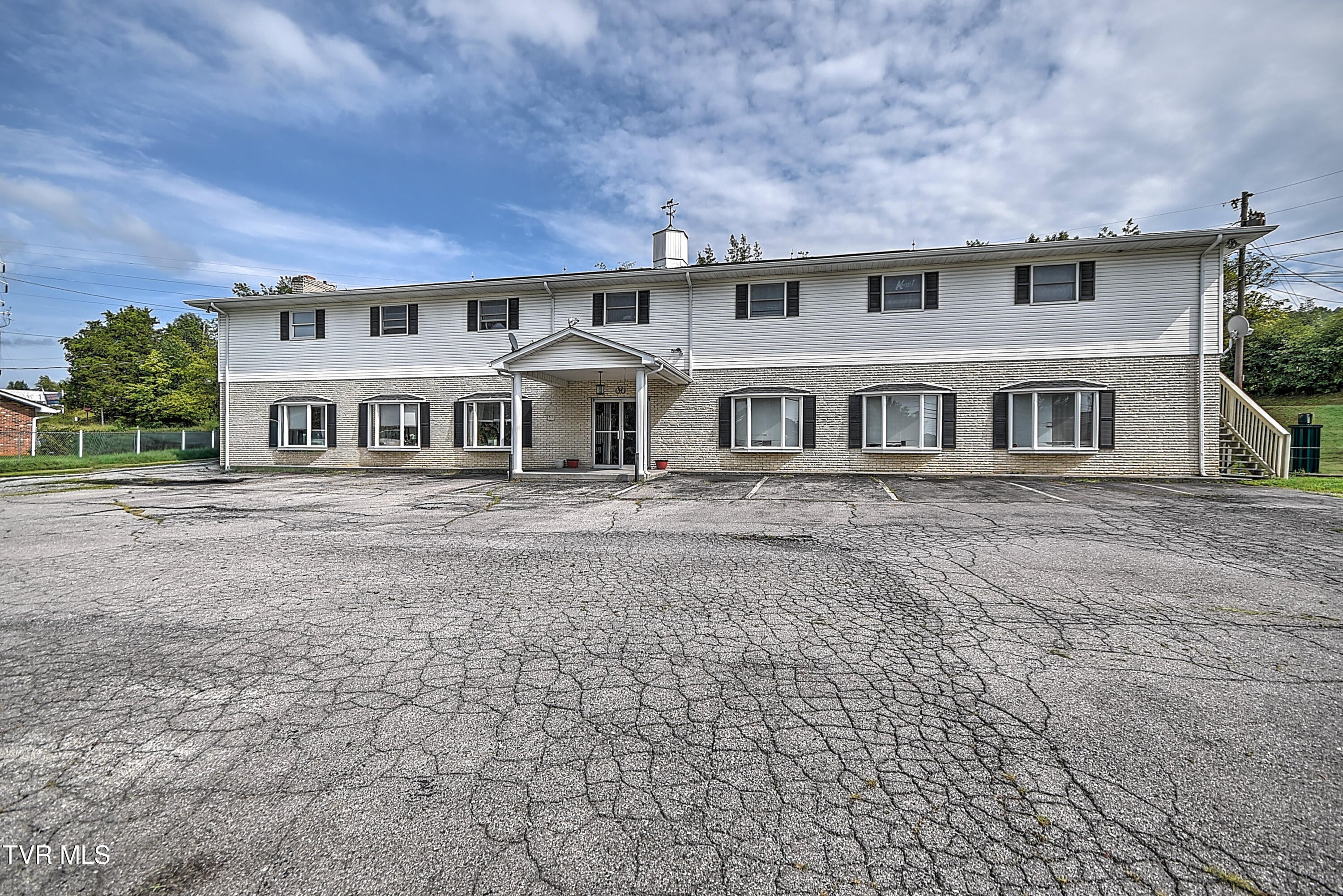 5129 Bluff City Highway