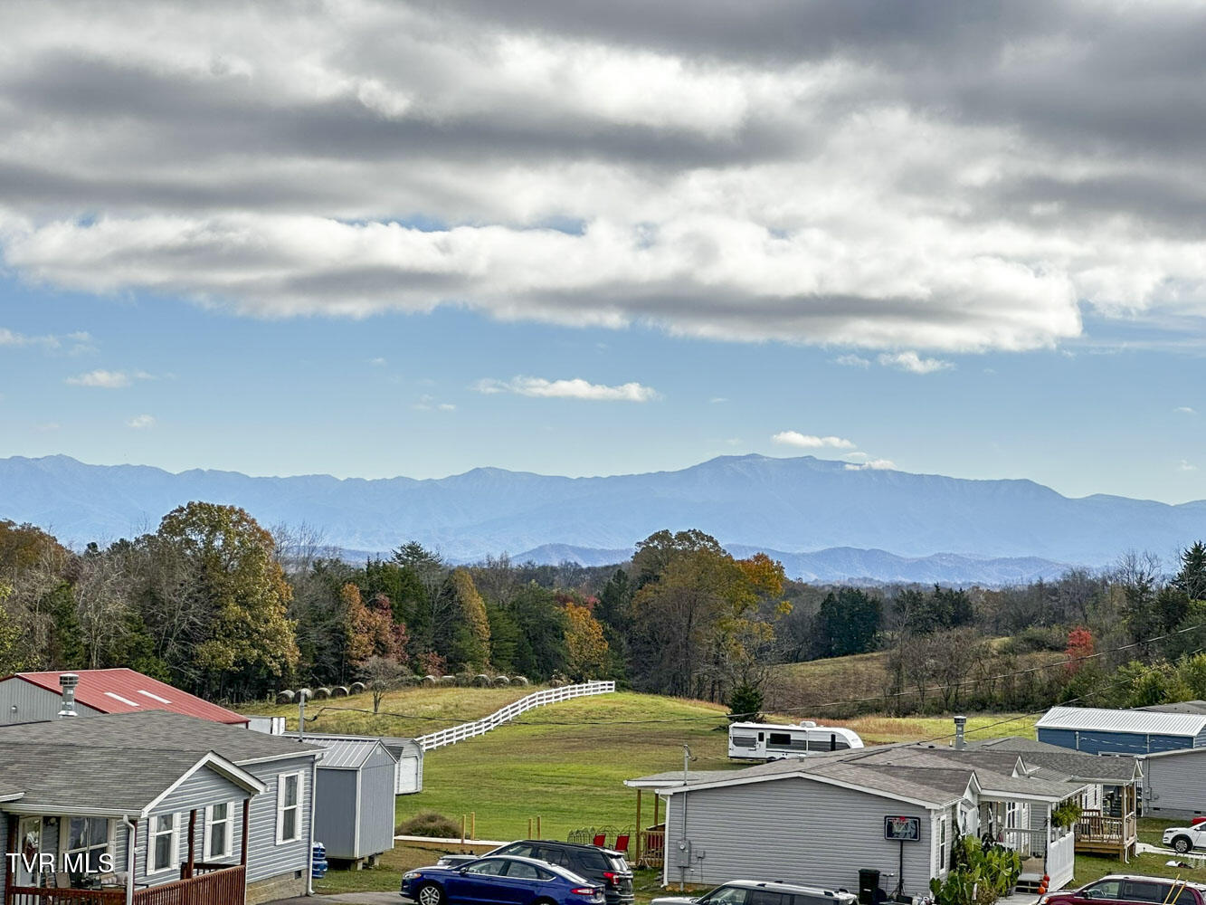 307 Bungalow Drive, Dandridge, Tennessee image 4