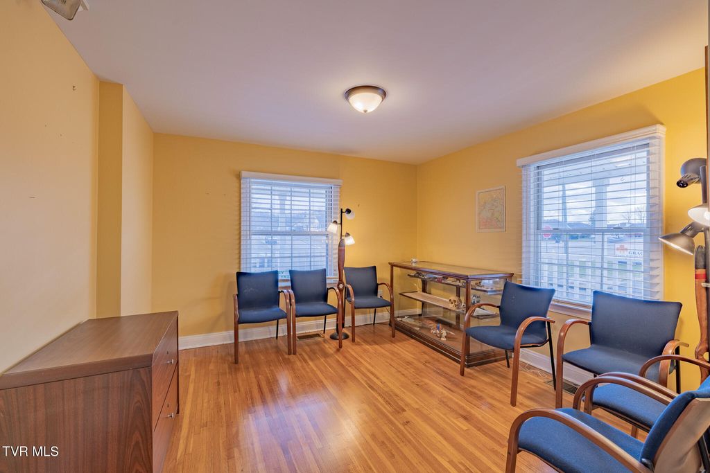 Photo of 1941 Euclid Ave Avenue, Bristol, VA 24201 (MLS # 9990300)