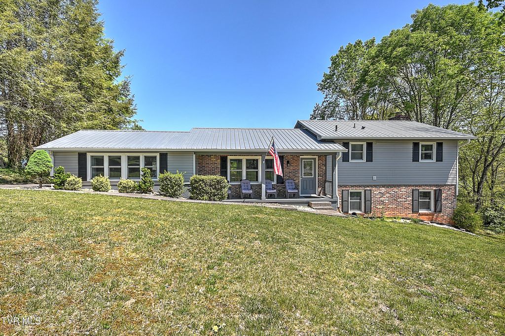 Photo of 436 Brookwood Drive, Bristol, TN 37620 (MLS # 9994301)