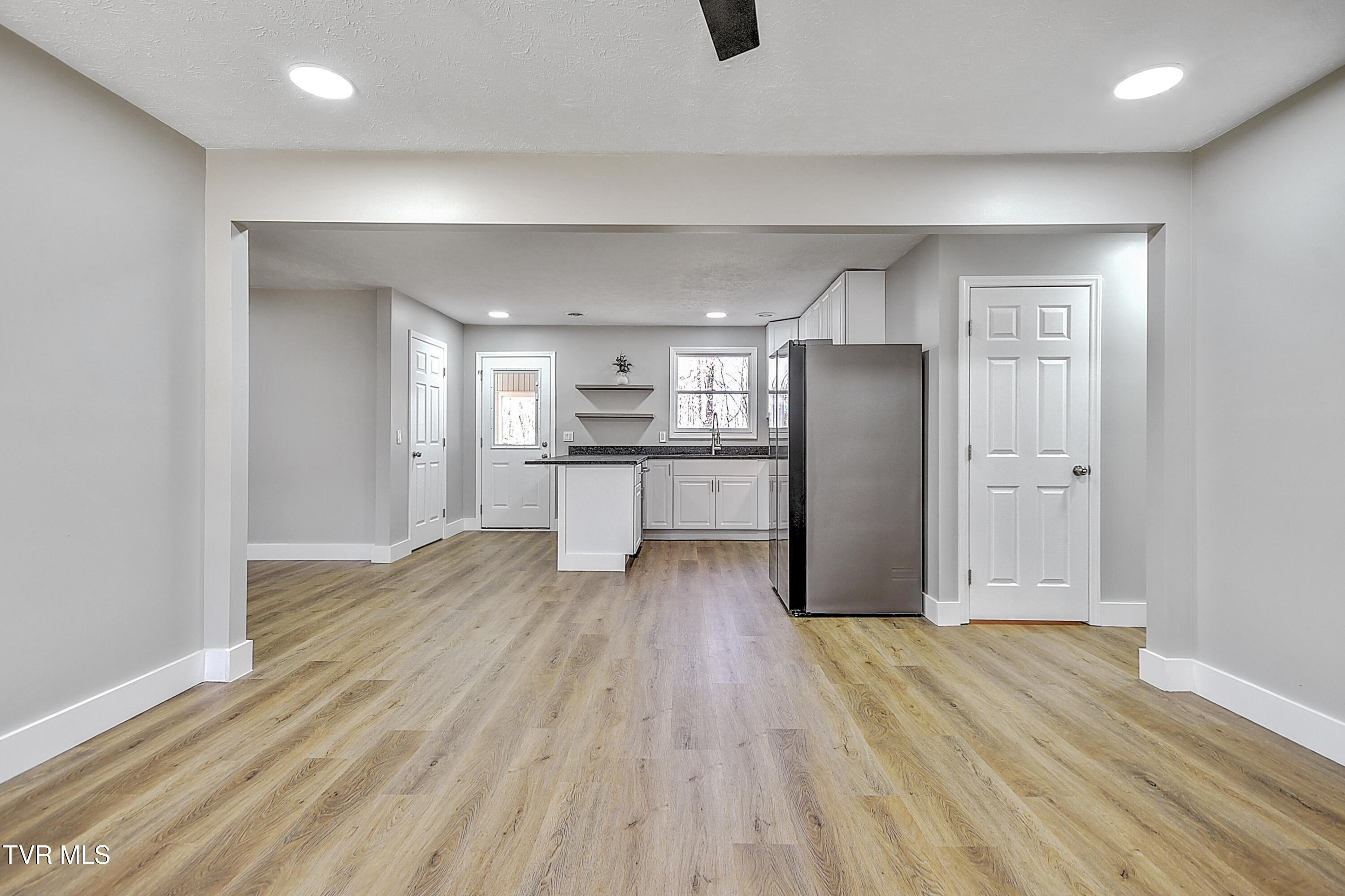 731 Rose Lane, Mount Carmel, Tennessee image 5