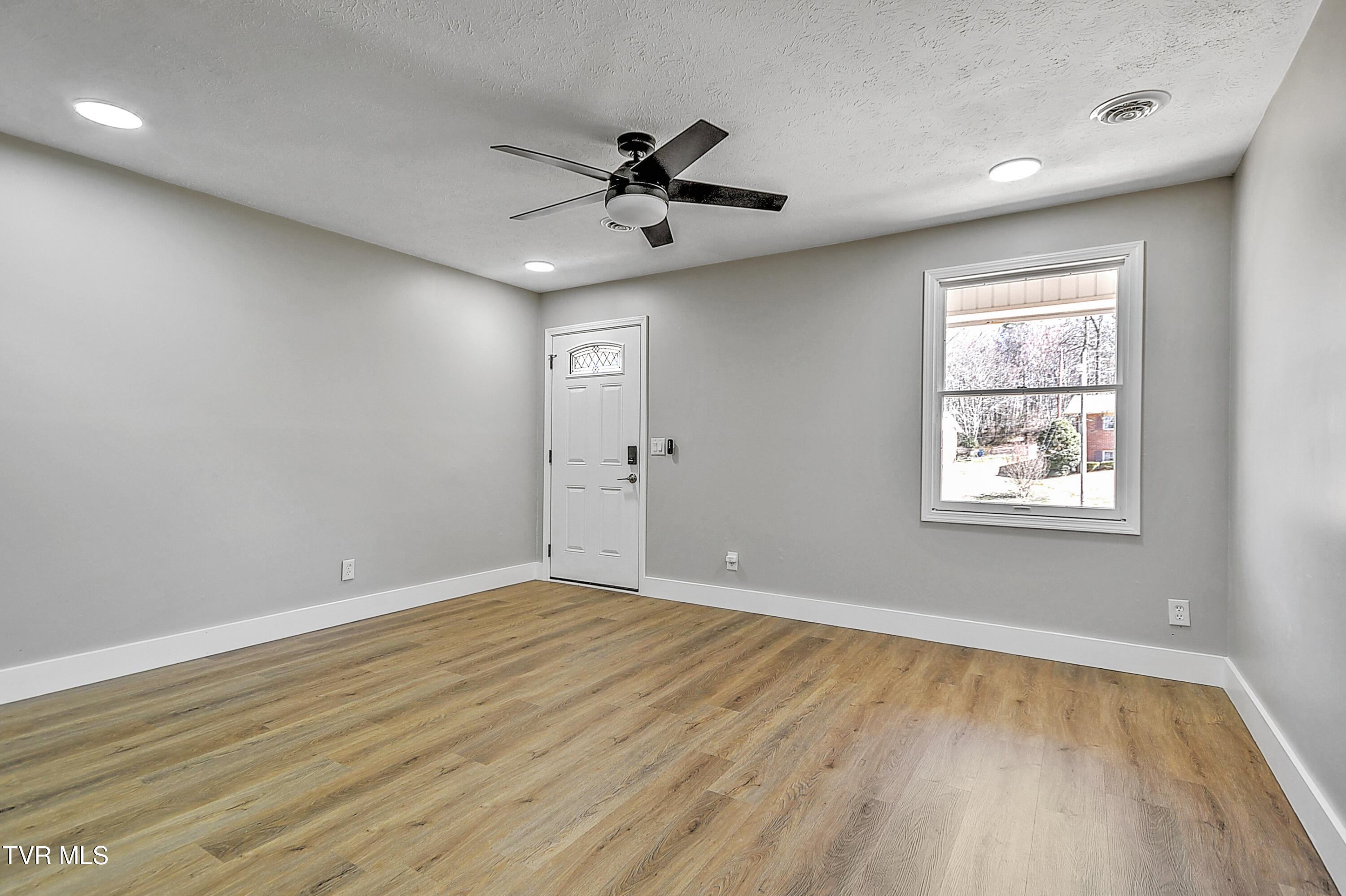 731 Rose Lane, Mount Carmel, Tennessee image 7