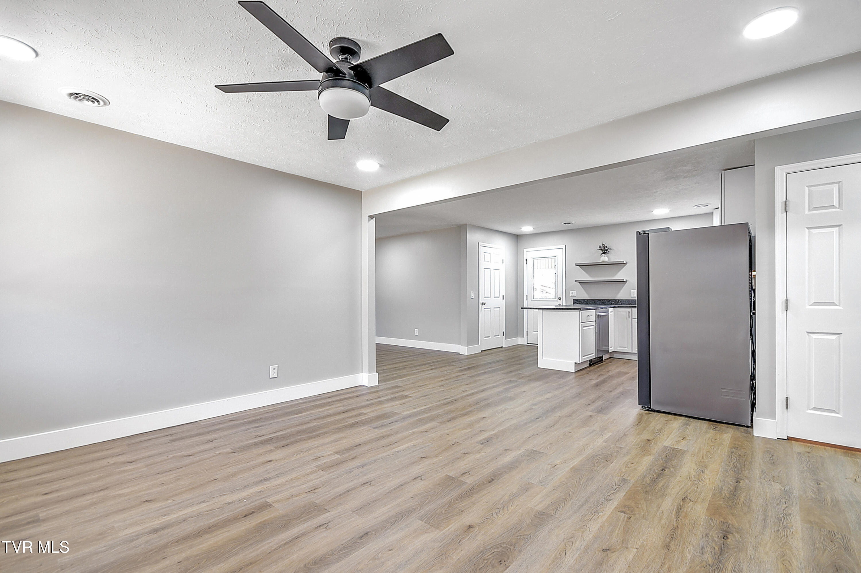 731 Rose Lane, Mount Carmel, Tennessee image 4