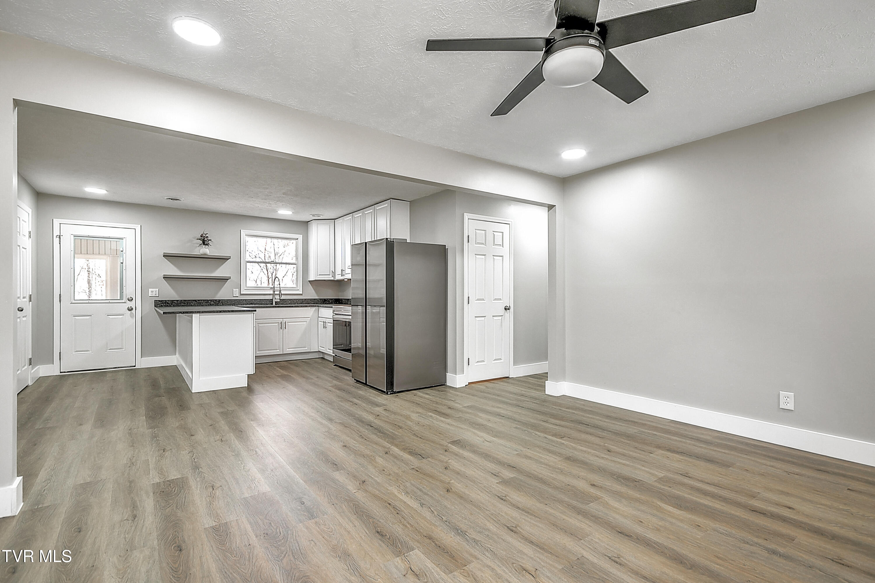731 Rose Lane, Mount Carmel, Tennessee image 6
