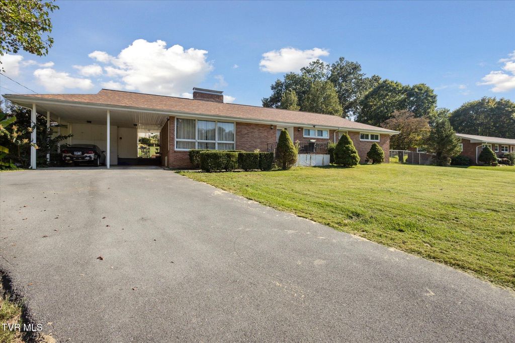 Photo of 120 Sylvan Drive, Kingsport, TN 37663 (MLS # 9985888)