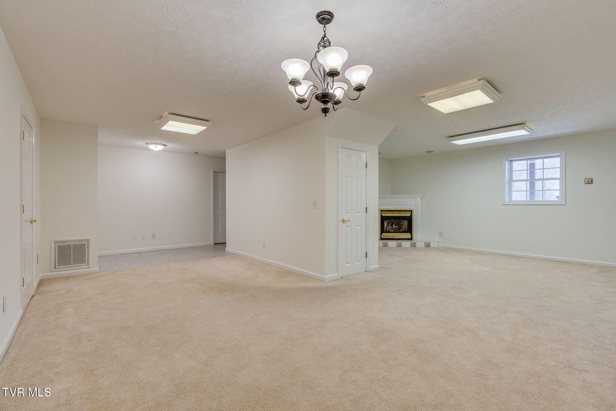 125 Meadow Springs Lane, Mount Carmel, Tennessee image 25