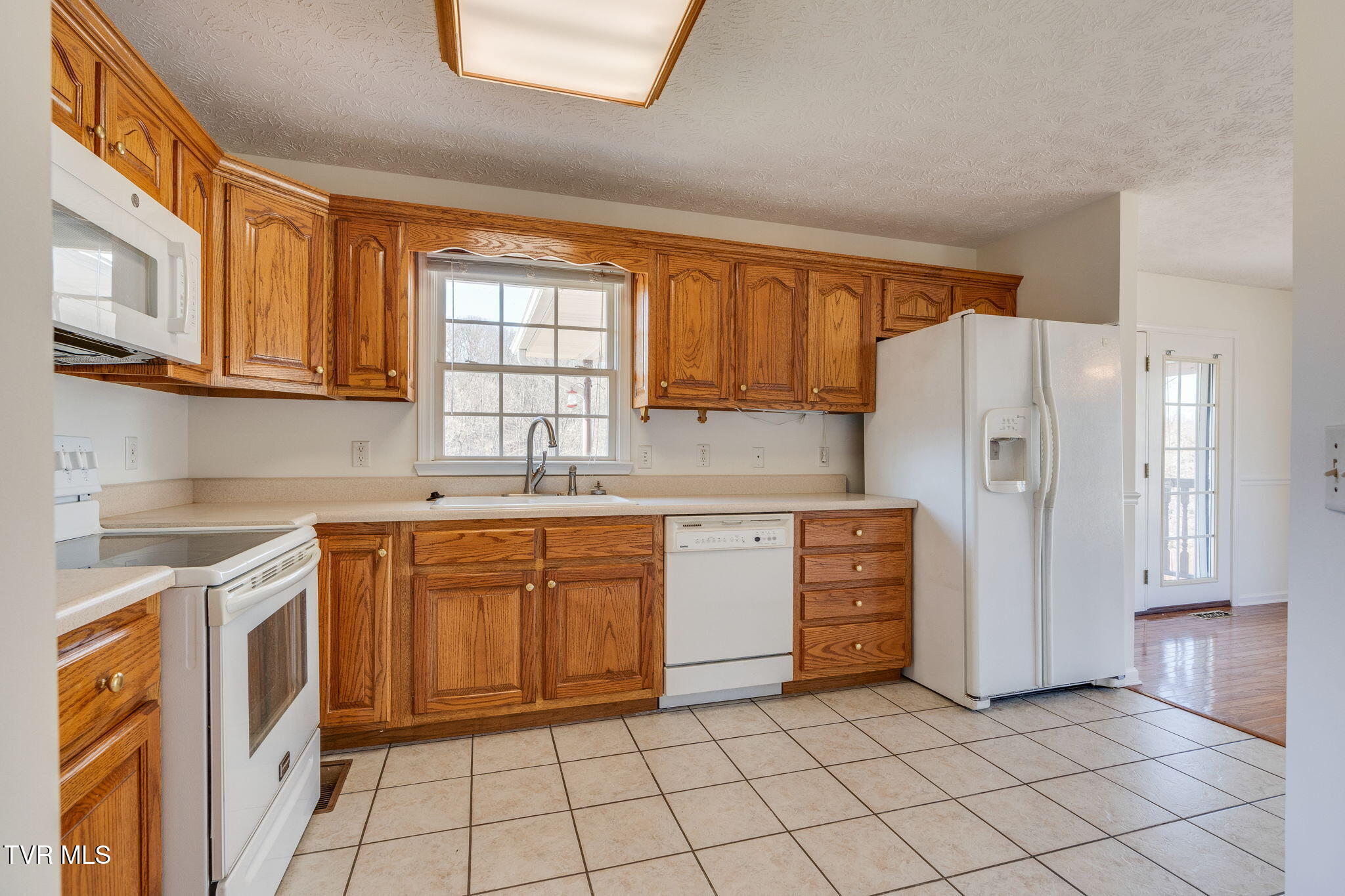125 Meadow Springs Lane, Mount Carmel, Tennessee image 12
