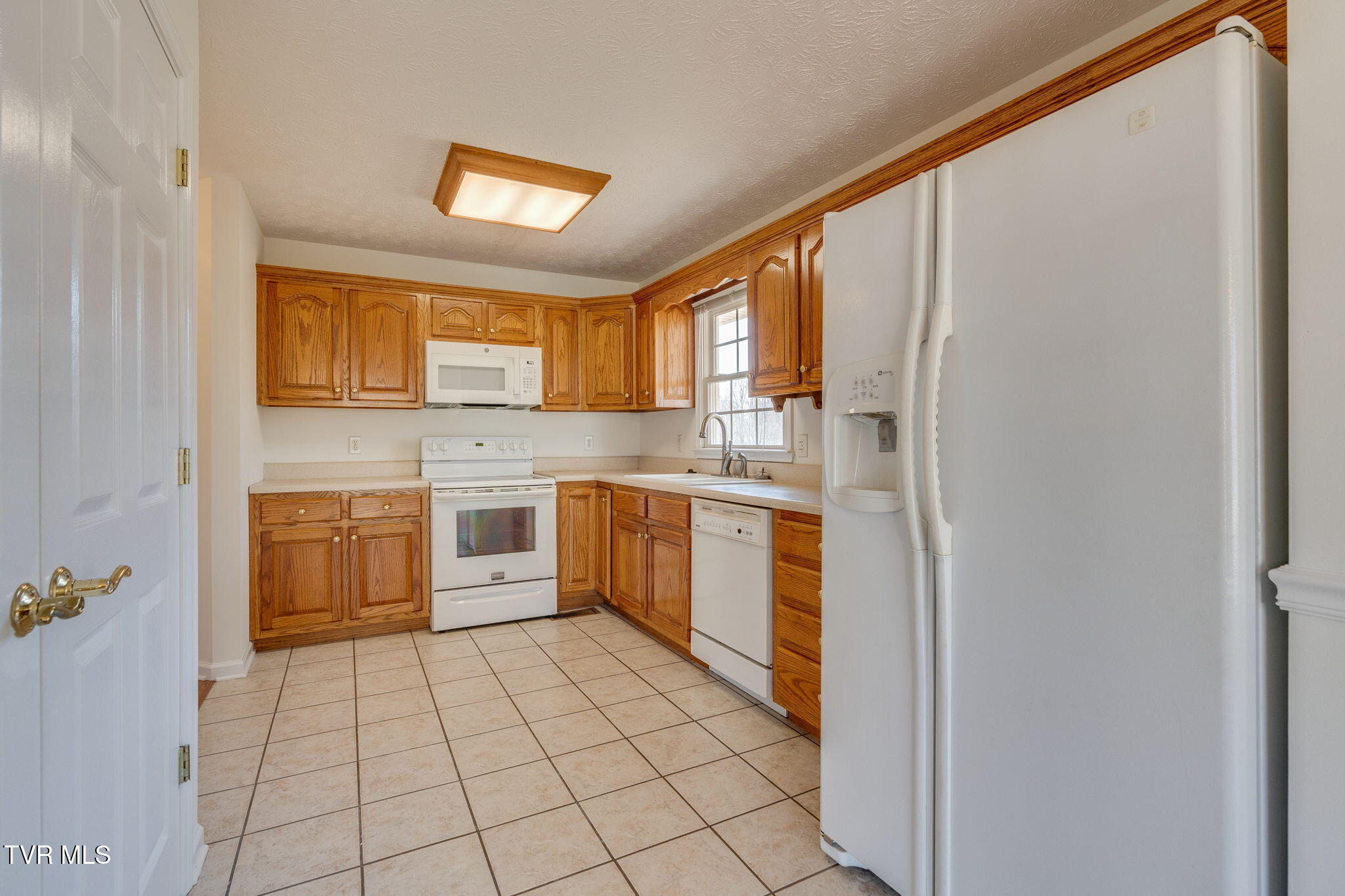 125 Meadow Springs Lane, Mount Carmel, Tennessee image 10
