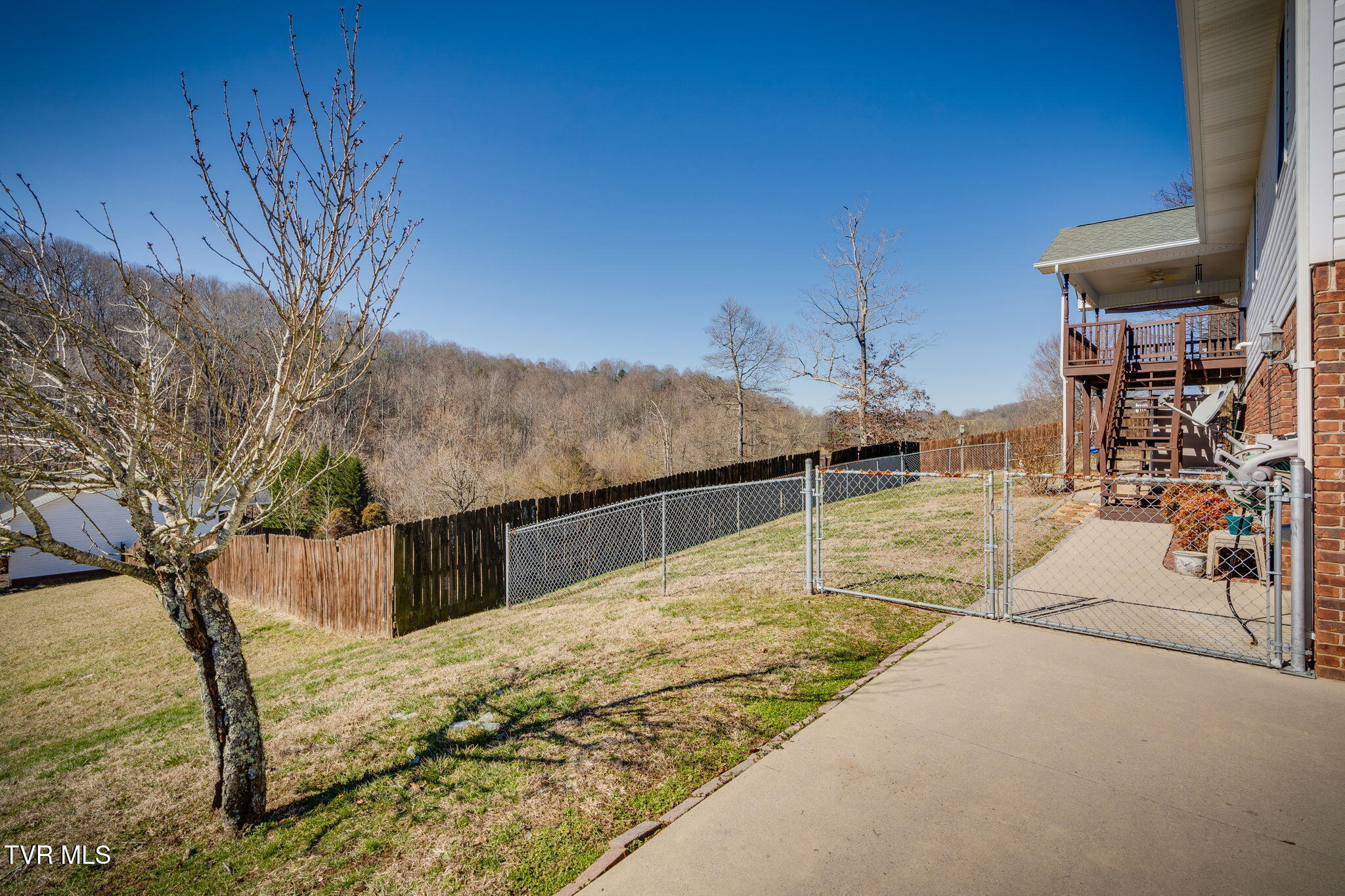 125 Meadow Springs Lane, Mount Carmel, Tennessee image 34
