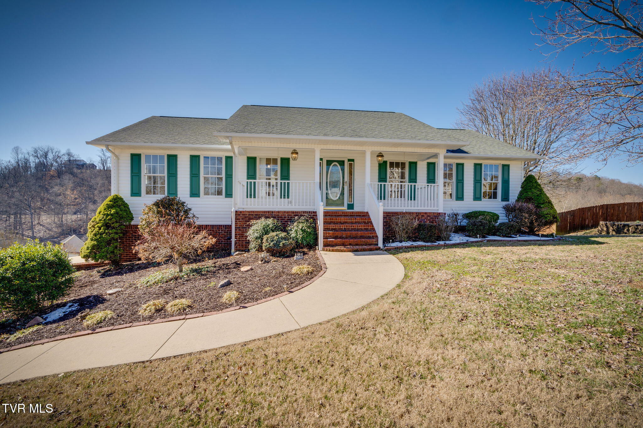 125 Meadow Springs Lane, Mount Carmel, Tennessee image 1