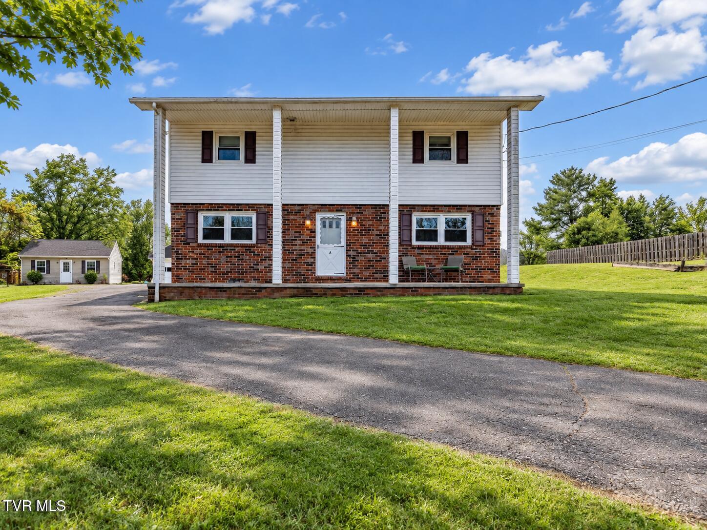 809 Ridgecrest Road