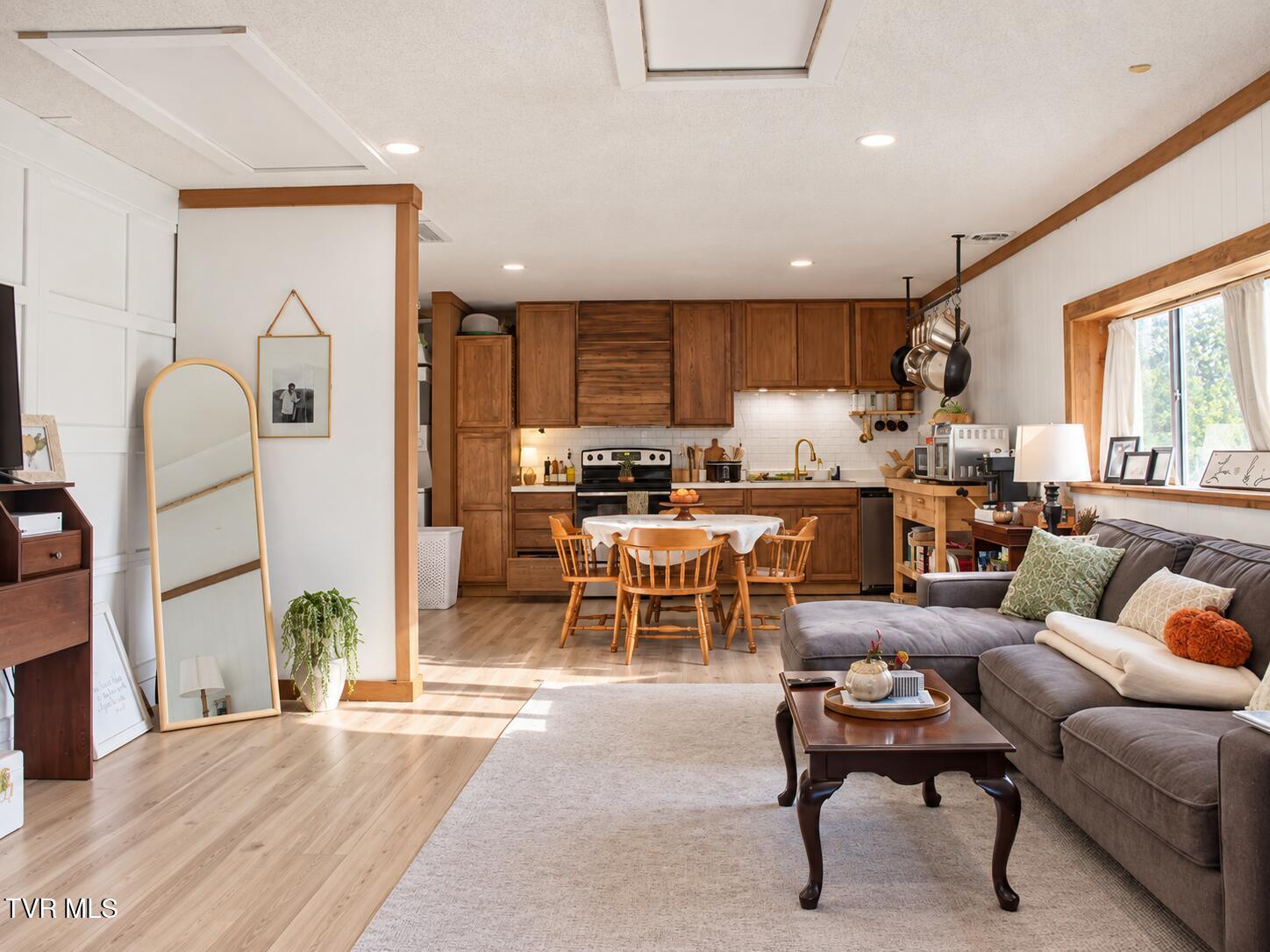 809 Ridgecrest Road