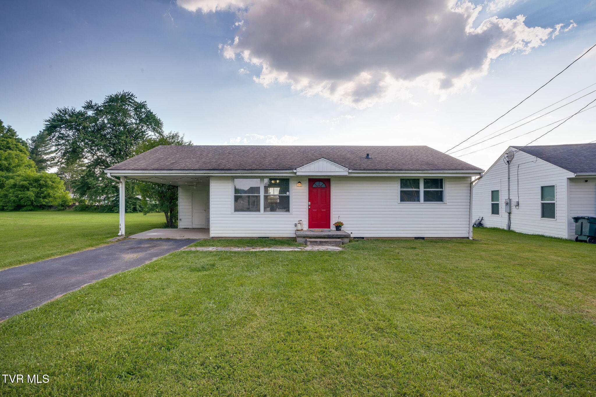 1012 Circle Drive, Elizabethton, Tennessee image 2