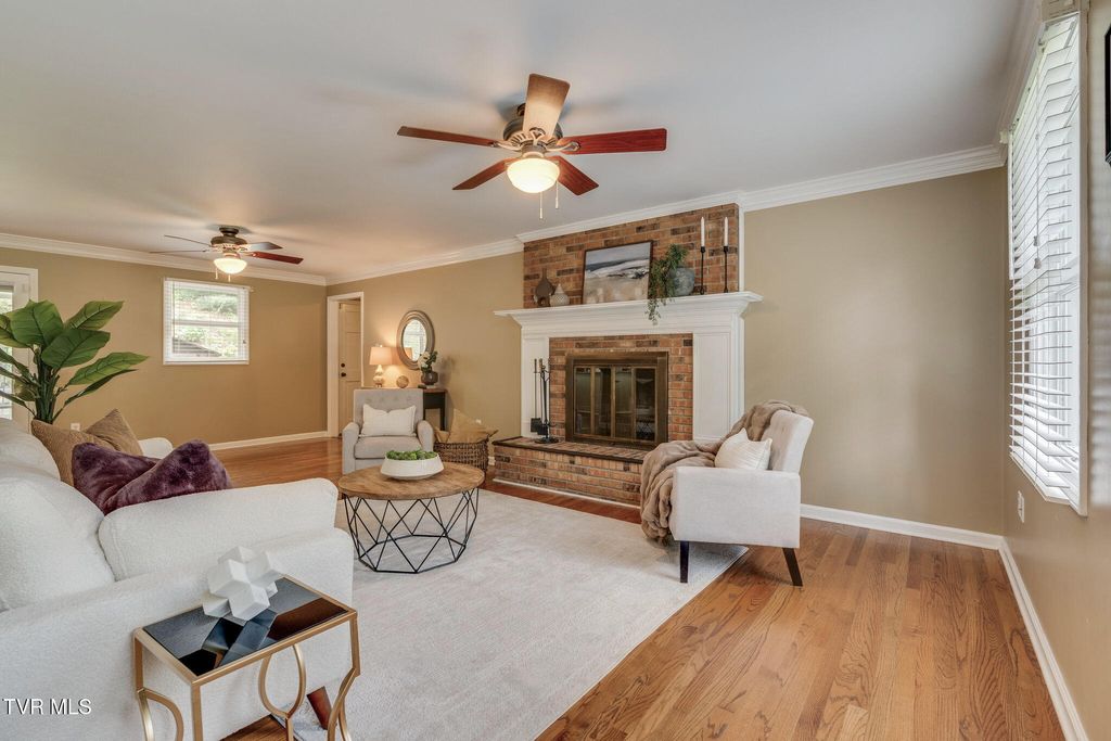 Photo of 2104 Southcote Drive, Kingsport, TN 37660 (MLS # 9983580)