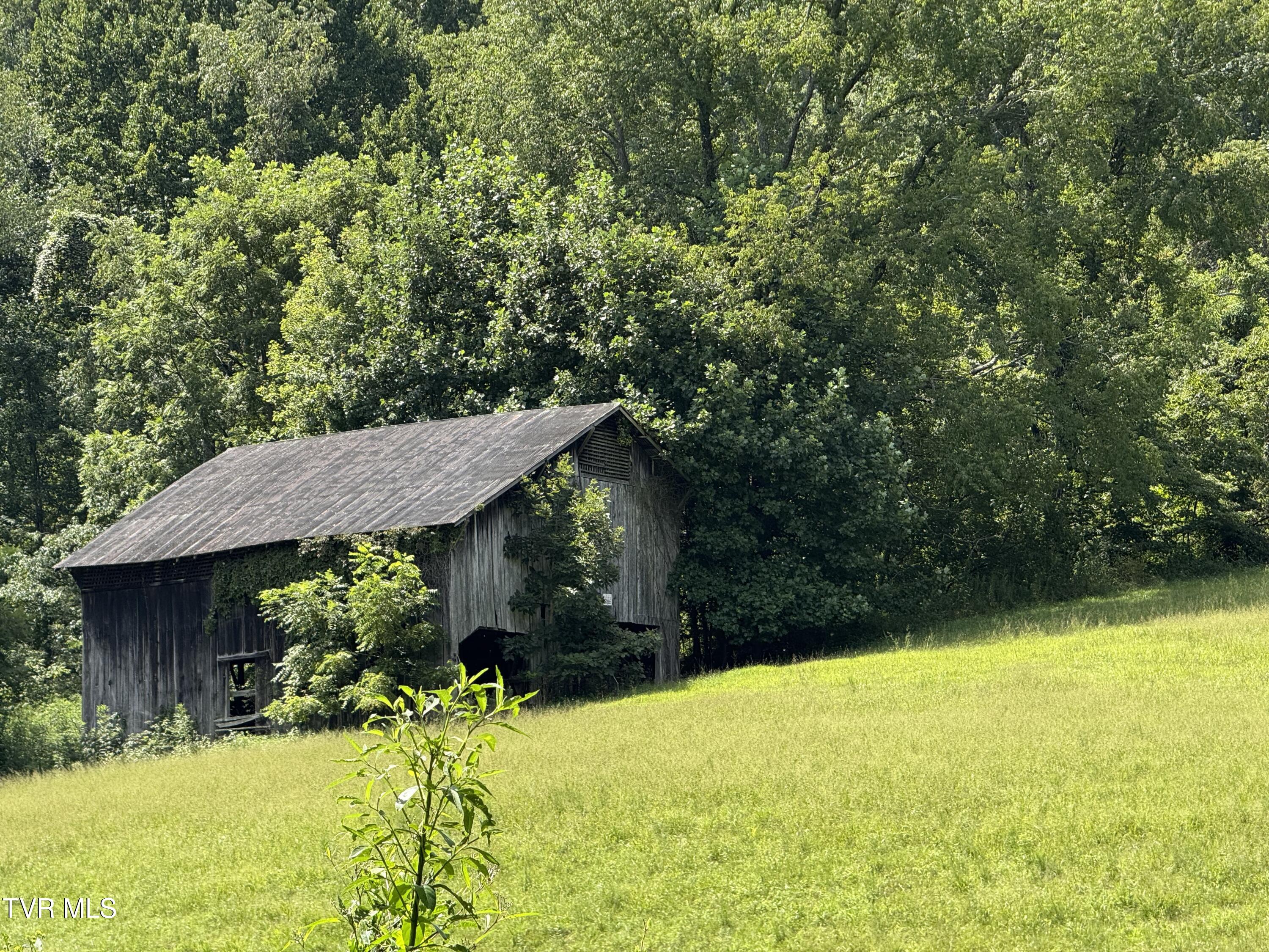 000 Long Hollow Road