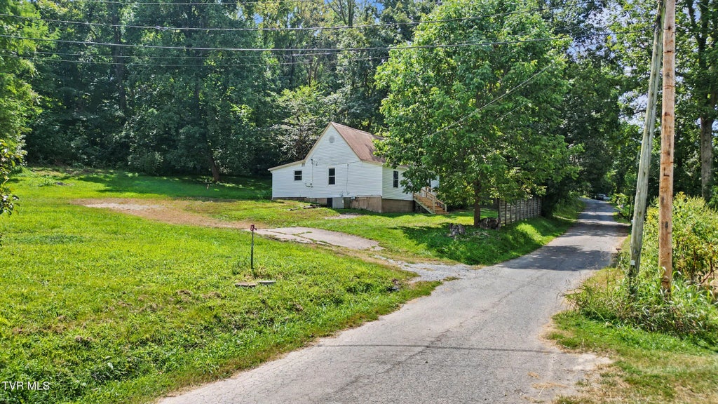 Photo of 380 Mulberry Road, Greeneville, TN 37745 (MLS # 10000272)
