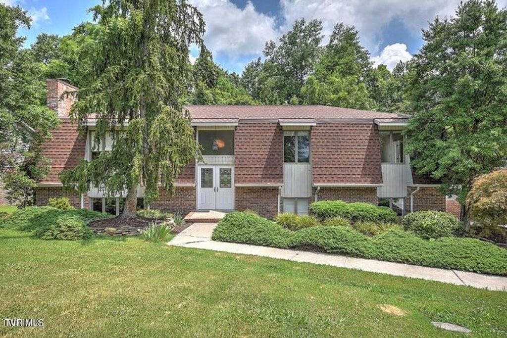 Photo of 1232 Caribbean Drive, Kingsport, TN 37660 (MLS # 9987177)