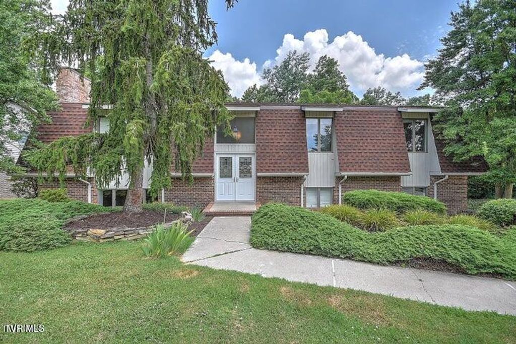 Photo of 1232 Caribbean Drive, Kingsport, TN 37660 (MLS # 9987177)