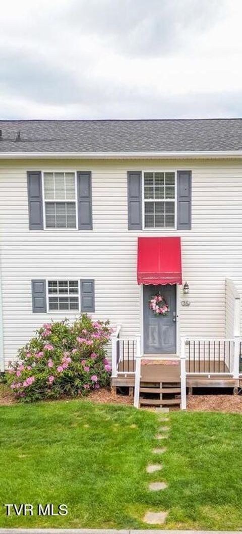 Photo of 2201 Cherokee Road #Apt 16, Johnson City, TN 37604 (MLS # 9994444)