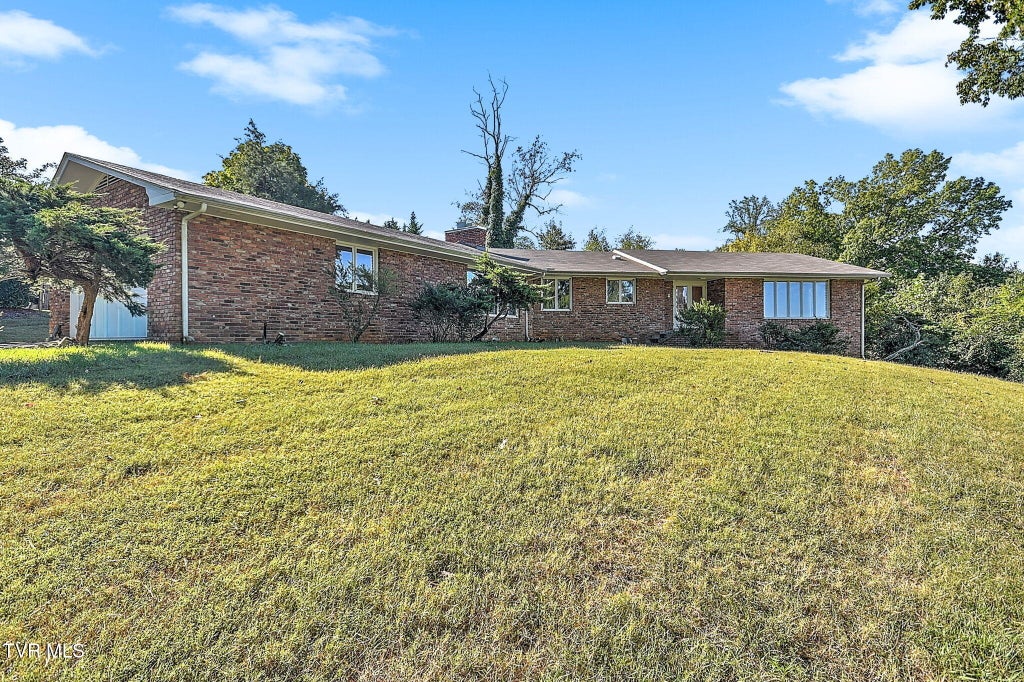 Photo of 3701 Skyland Drive, Kingsport, TN 37664 (MLS # 10001610)