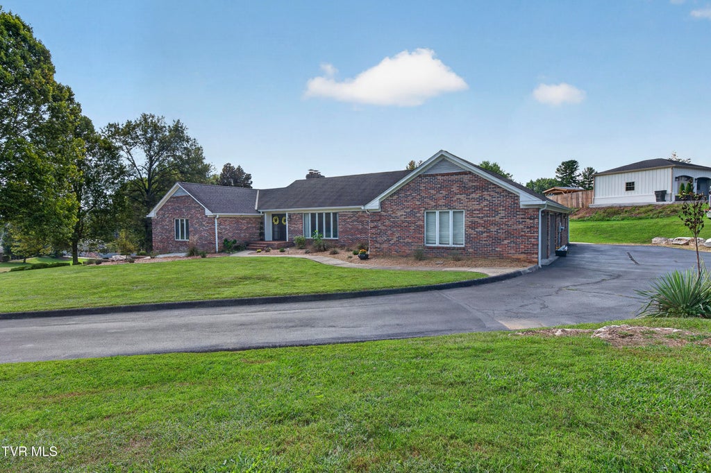 Photo of 125 Pendleton Drive, Bristol, TN 37620 (MLS # 10001093)