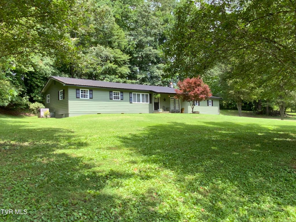 Photo of 133 Knights Ii, Rogersville, TN 37857 (MLS # 9996223)