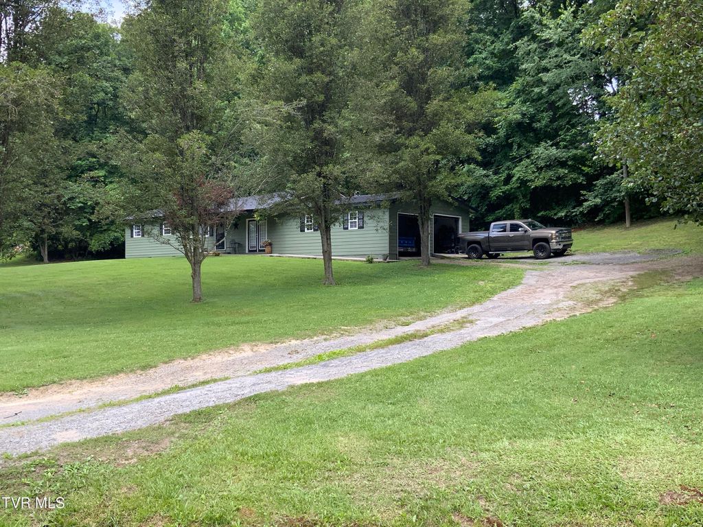 Photo of 133 Knights Ii, Rogersville, TN 37857 (MLS # 9996223)
