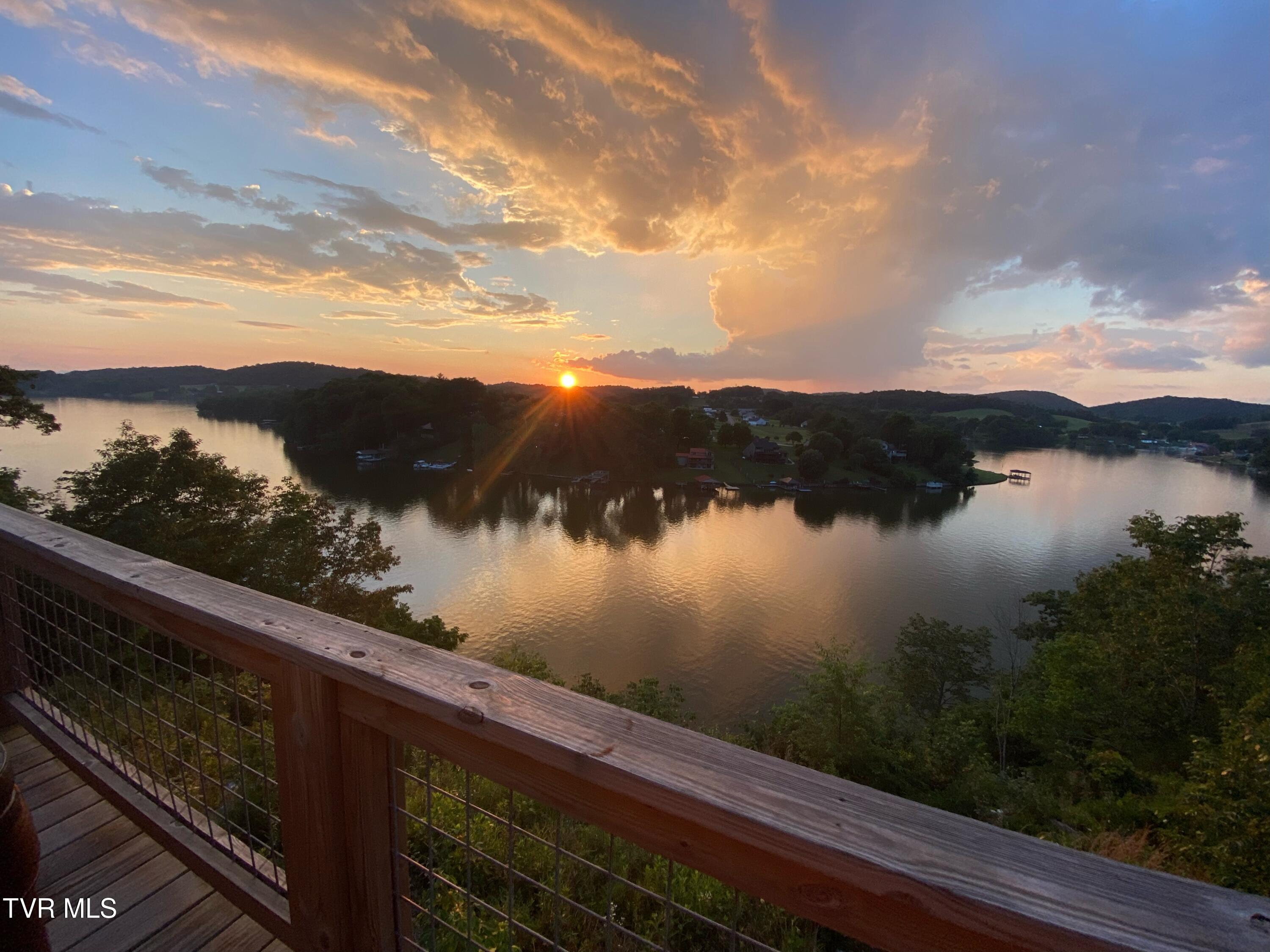 605 Summer Sound Road, Piney Flats, Tennessee image 3