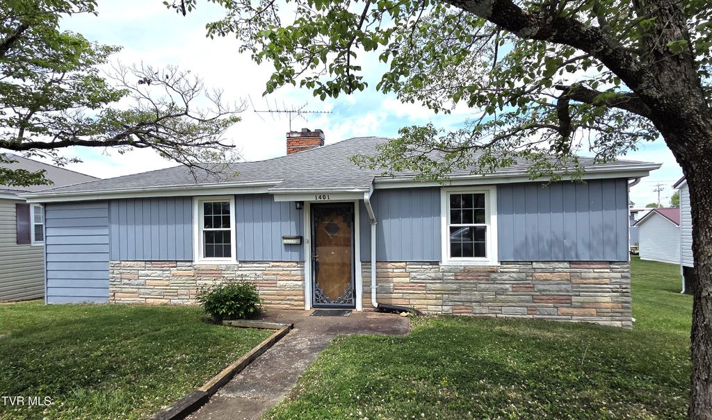 Photo of 1401 Garden Road, Elizabethton, TN 37643 (MLS # 9994065)