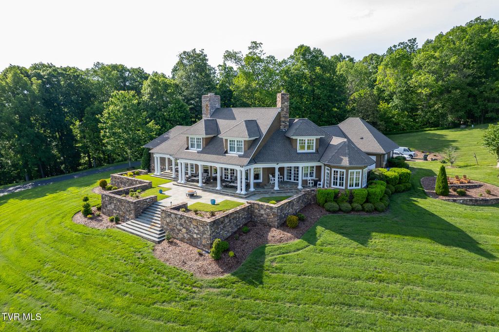 Photo of 19 Summerhill Lane, Greeneville, TN 37745 (MLS # 9984964)